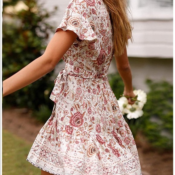 🎉HP🎉 Boho Floral Wrap Midi Dress - Picture 7 of 11